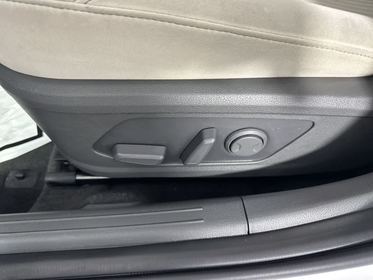Used 2025 Hyundai Sonata SEL FWD image 12