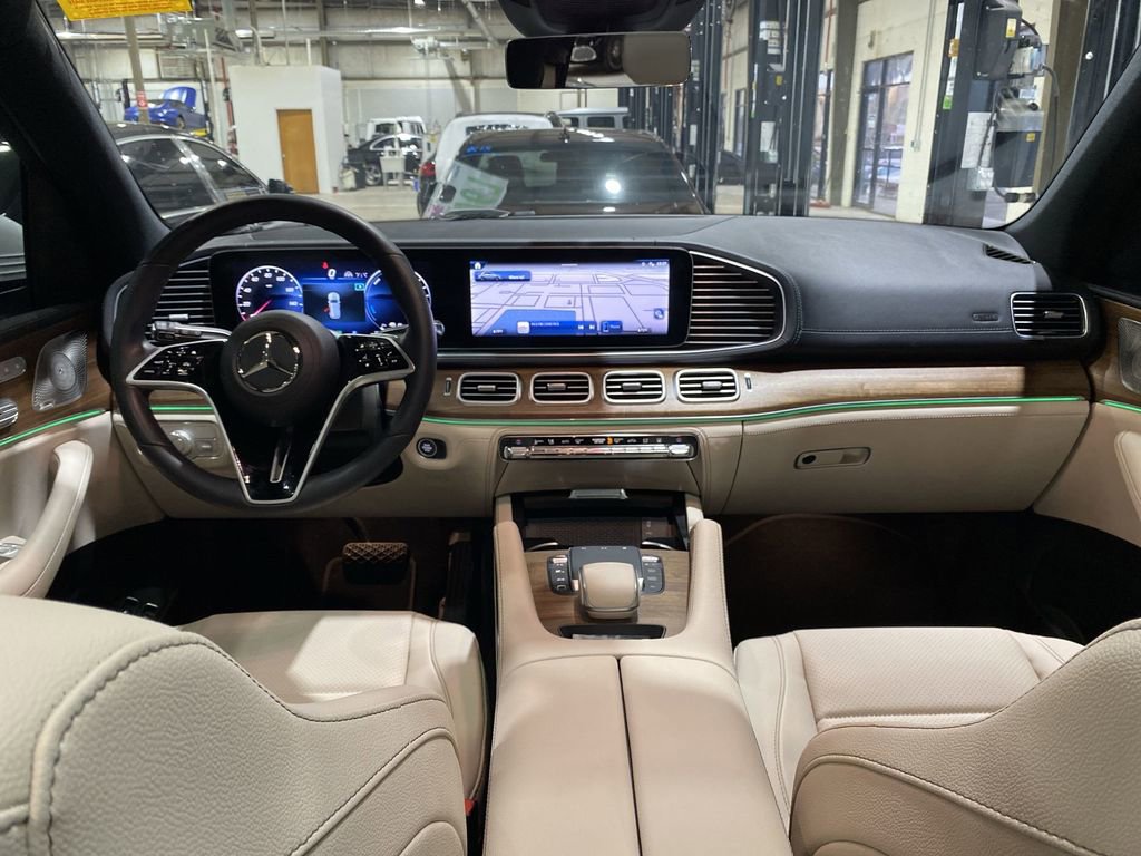 Certified 2025 Mercedes-Benz GLE 450e 4MATIC image 2