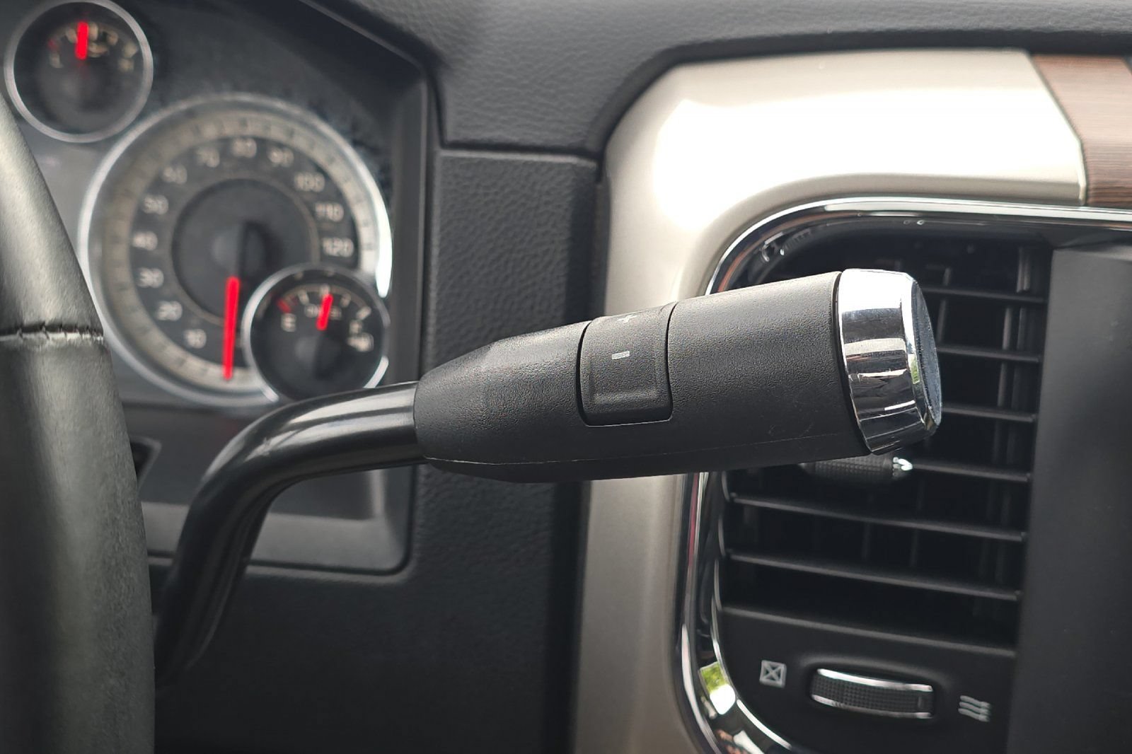 Used 2016 RAM 3500 Laramie AWD/4WD image 20