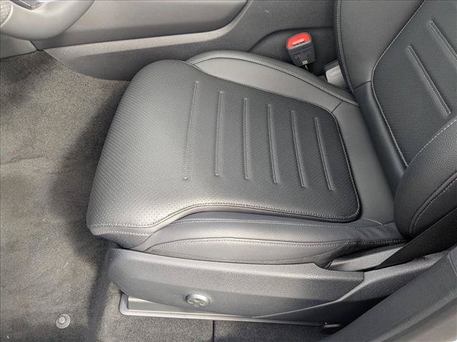 Used 2026 Mercedes-Benz GLC 300 image 4