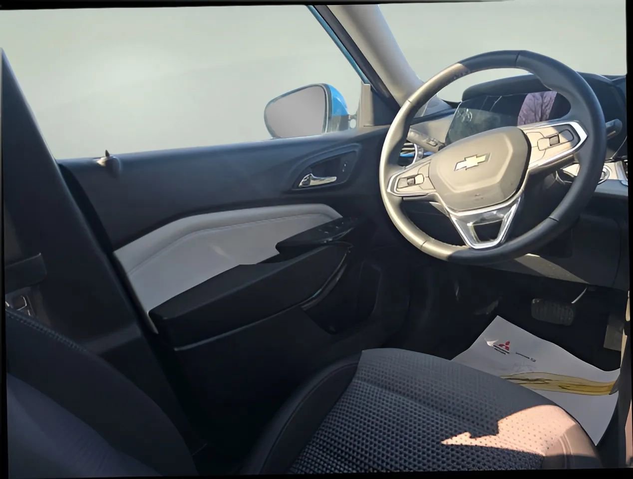 Used 2025 Chevrolet Trax LT w/ Driver Confidence Package image 14