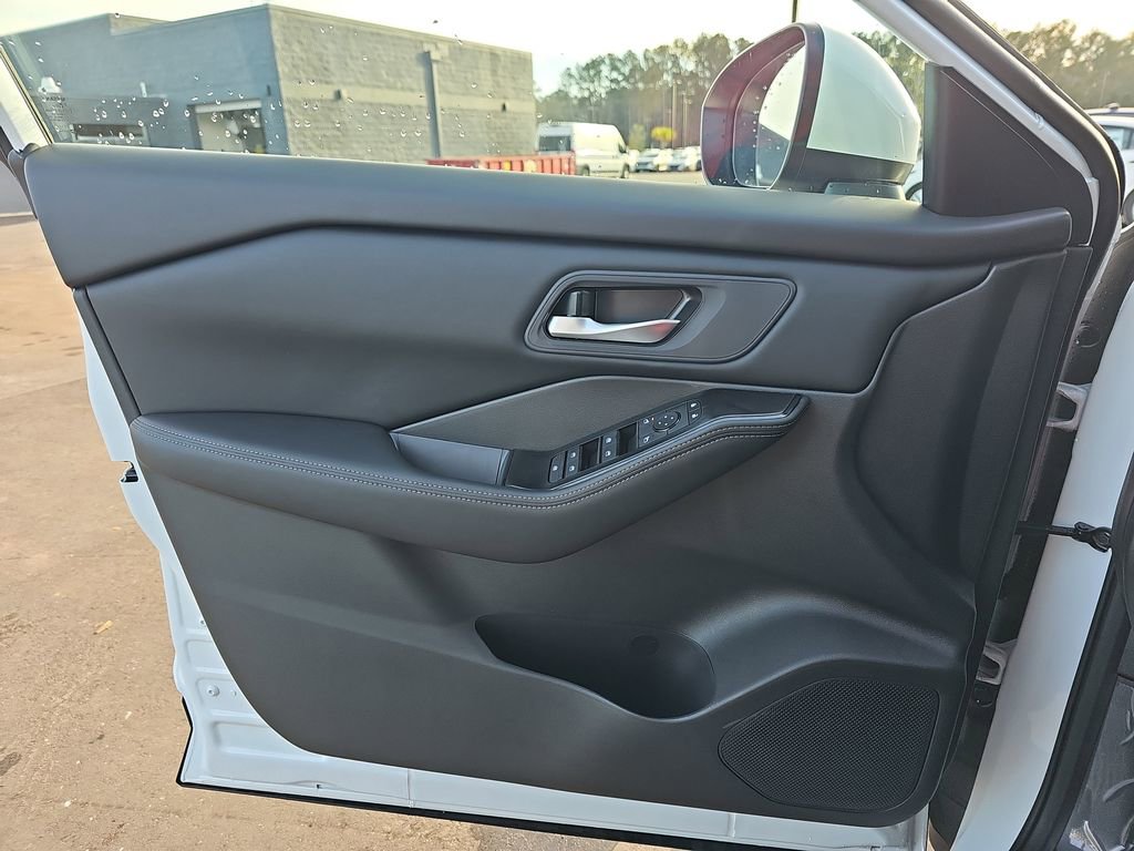 New 2026 Nissan Rogue SV FWD image 29