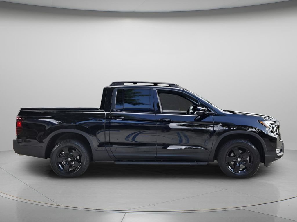 Certified 2025 Honda Ridgeline Black Edition image 3