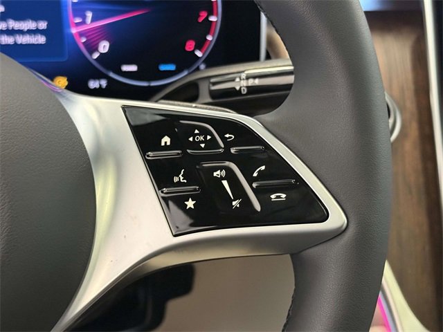 Used 2025 Mercedes-Benz GLC 300 4MATIC image 29