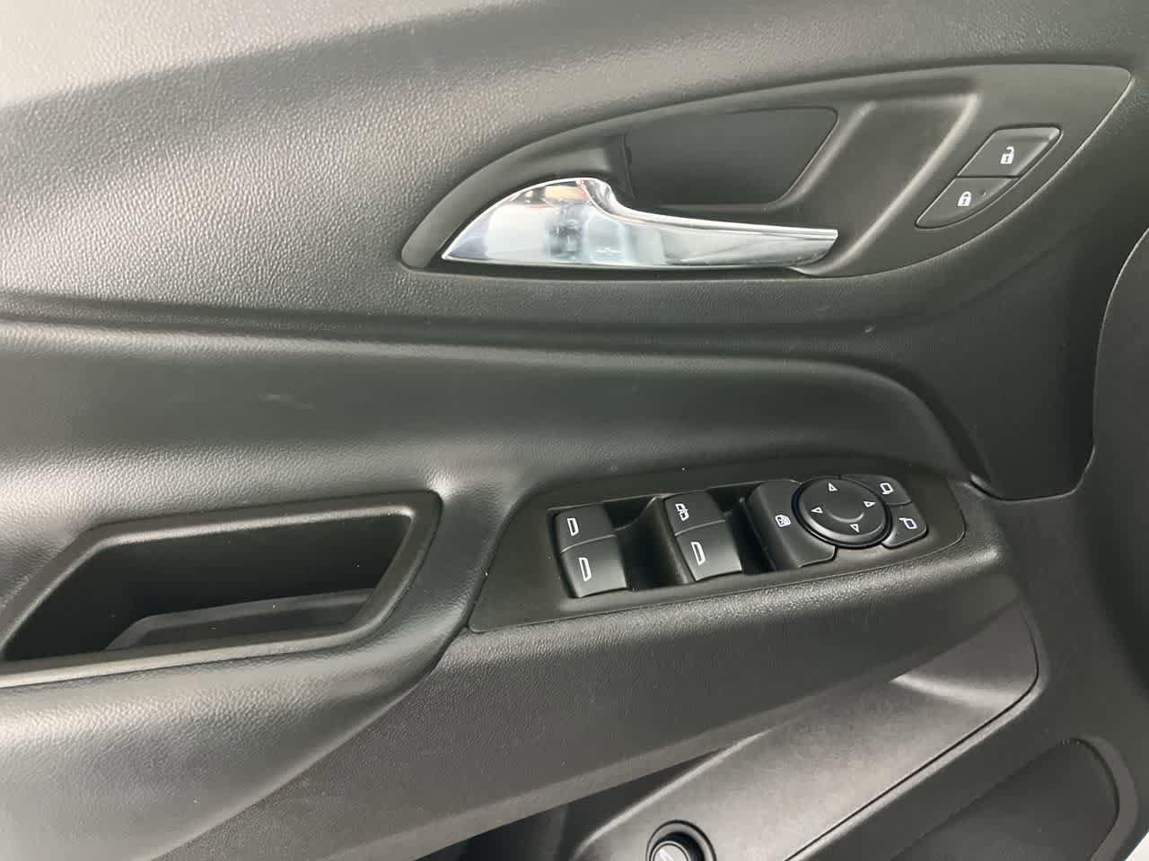 Used 2024 Chevrolet Equinox LT w/ Driver Convenience Package FWD image 13