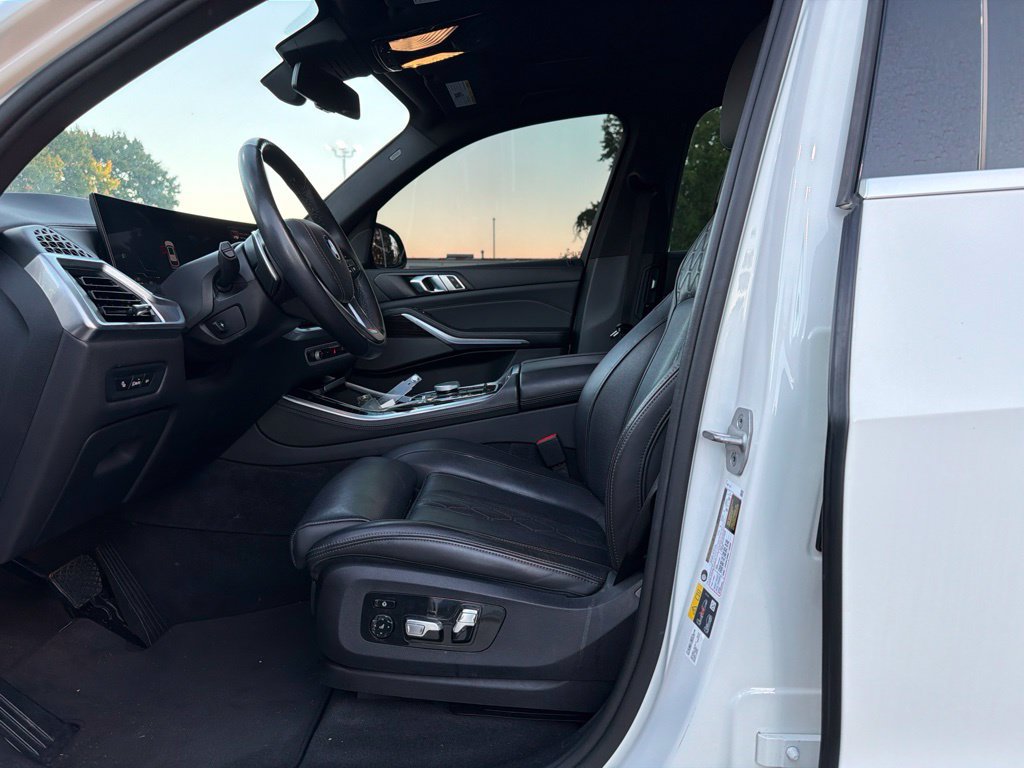Used 2025 BMW X5 xDrive50e AWD/4WD image 11