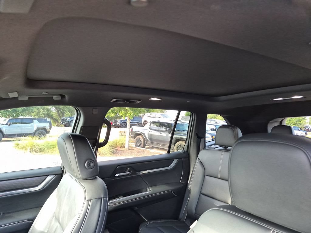 Certified 2024 GMC Acadia Elevation w/ Black Edition FWD image 30