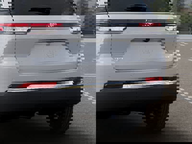 New 2025 Jeep Grand Cherokee Limited image 13