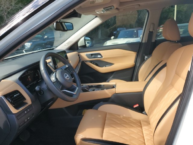 Certified 2023 Nissan Rogue Platinum w/ Platinum Premium Package FWD image 14