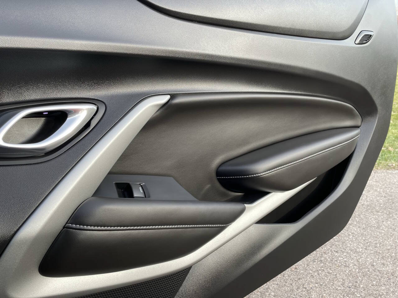 Used 2018 Chevrolet Camaro SS RWD image 47