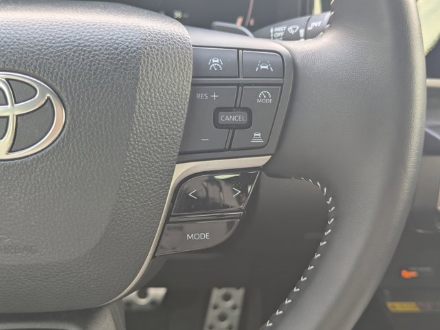 Used 2025 Toyota Camry SE image 22