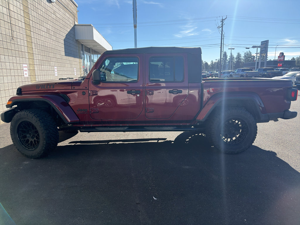 Used 2021 Jeep Gladiator Sport image 2