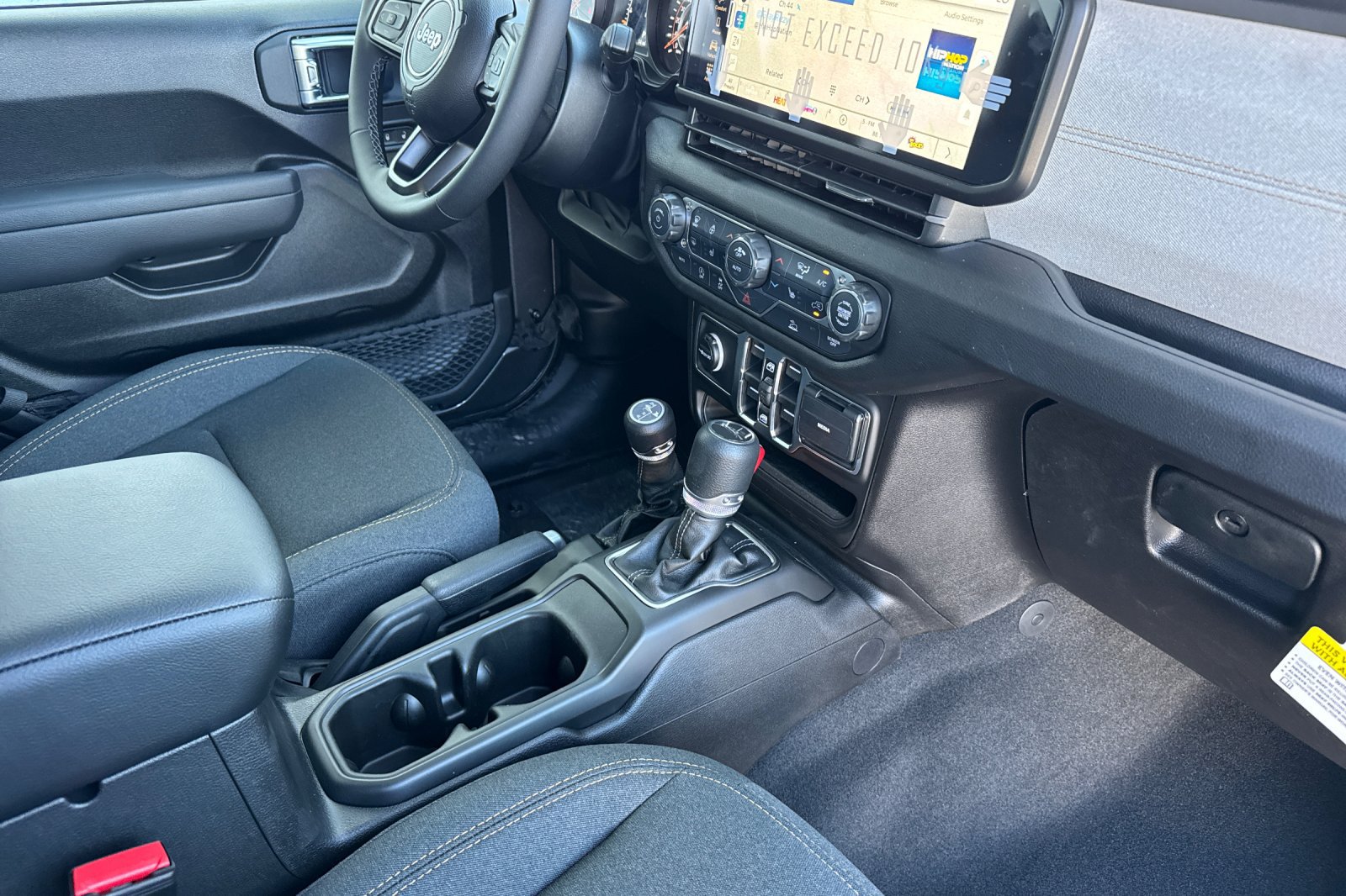 New 2026 Jeep Gladiator Sport AWD/4WD image 14
