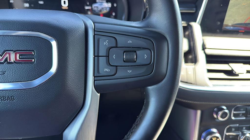Used 2024 GMC Yukon SLT image 40