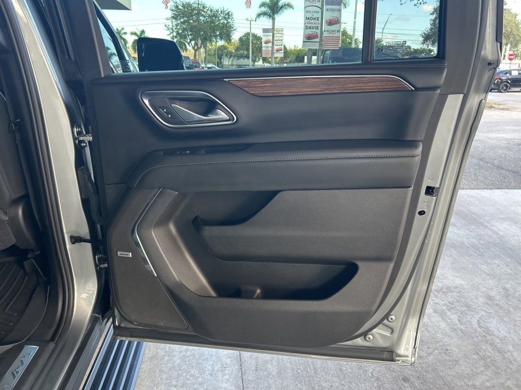 Used 2023 Chevrolet Suburban High Country w/ Max Trailering Package image 38