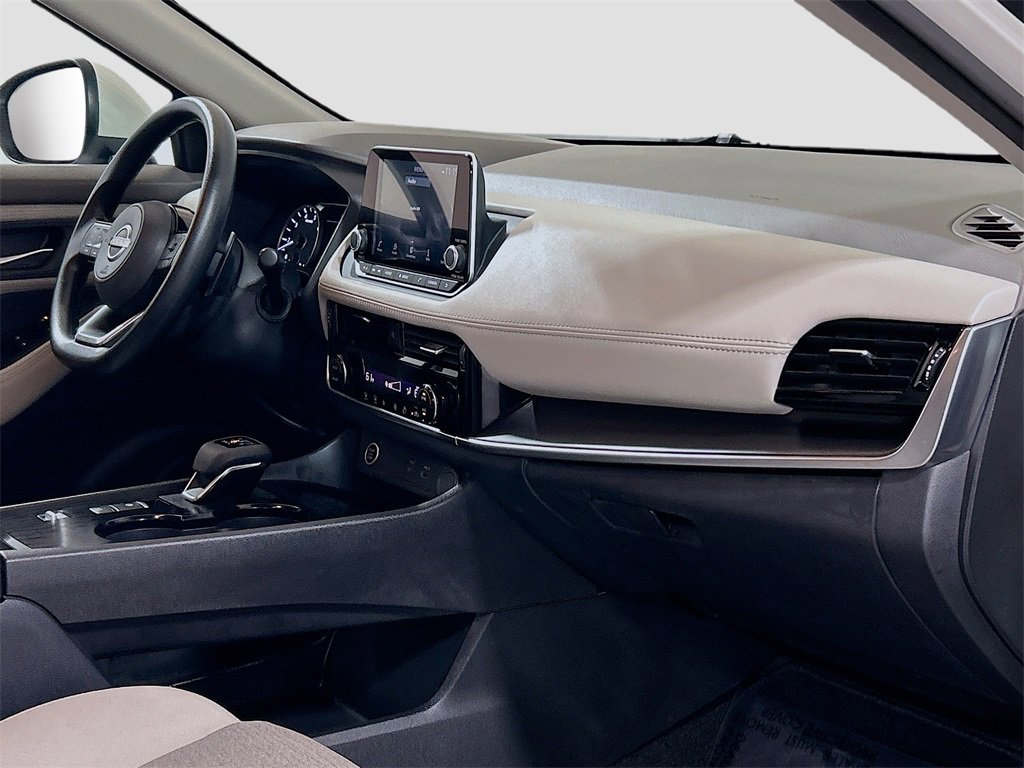 Used 2023 Nissan Rogue SV image 25