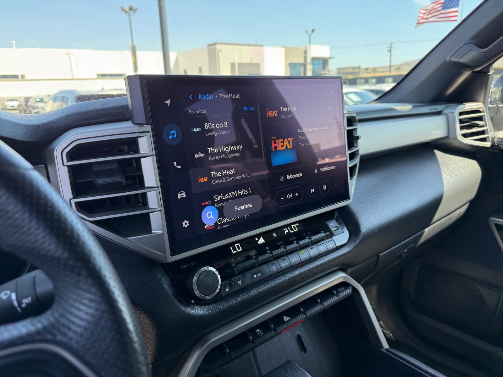 Used 2025 Toyota Tundra Limited AWD/4WD image 18