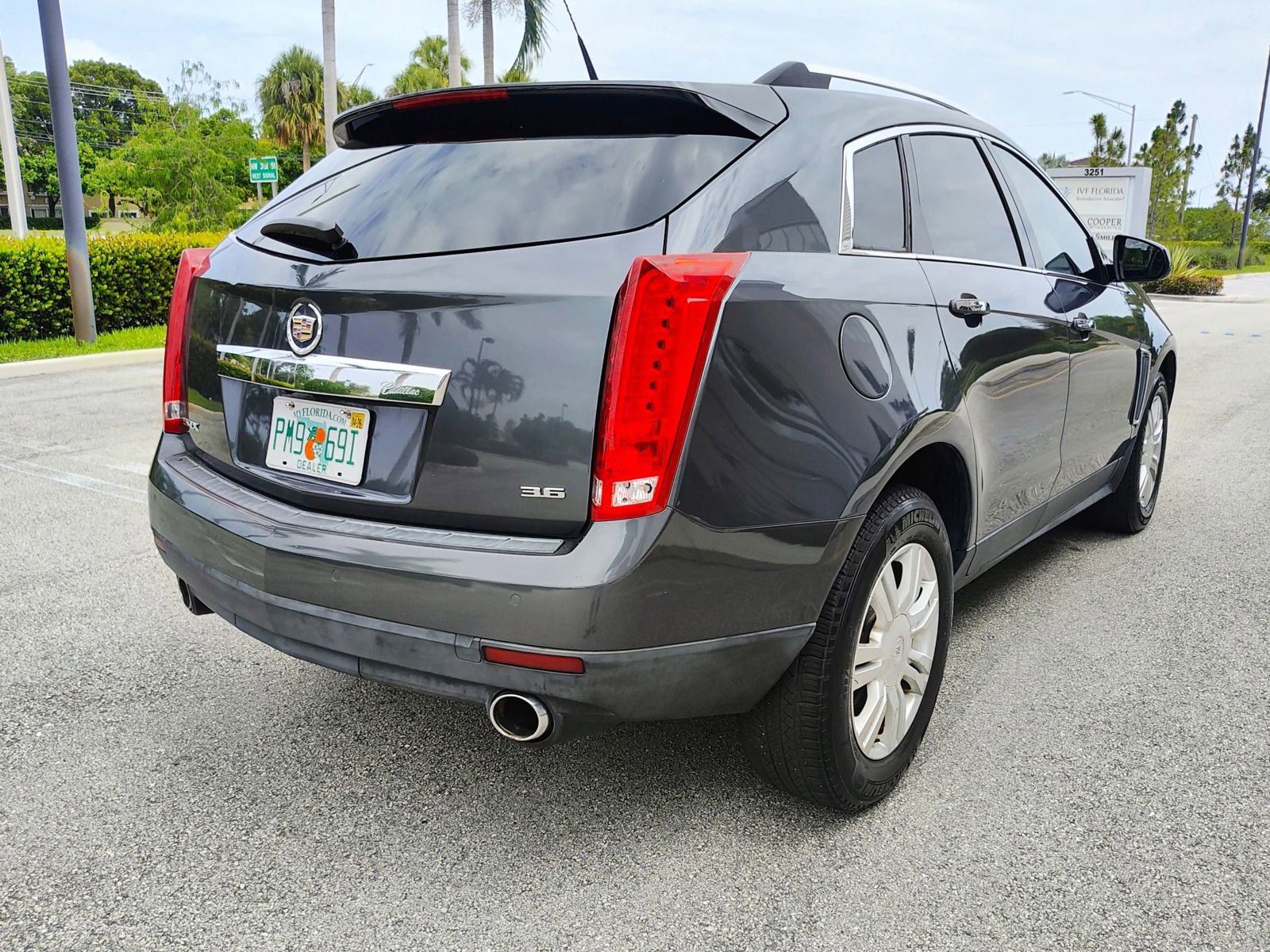 Used 2013 Cadillac SRX Luxury image 6