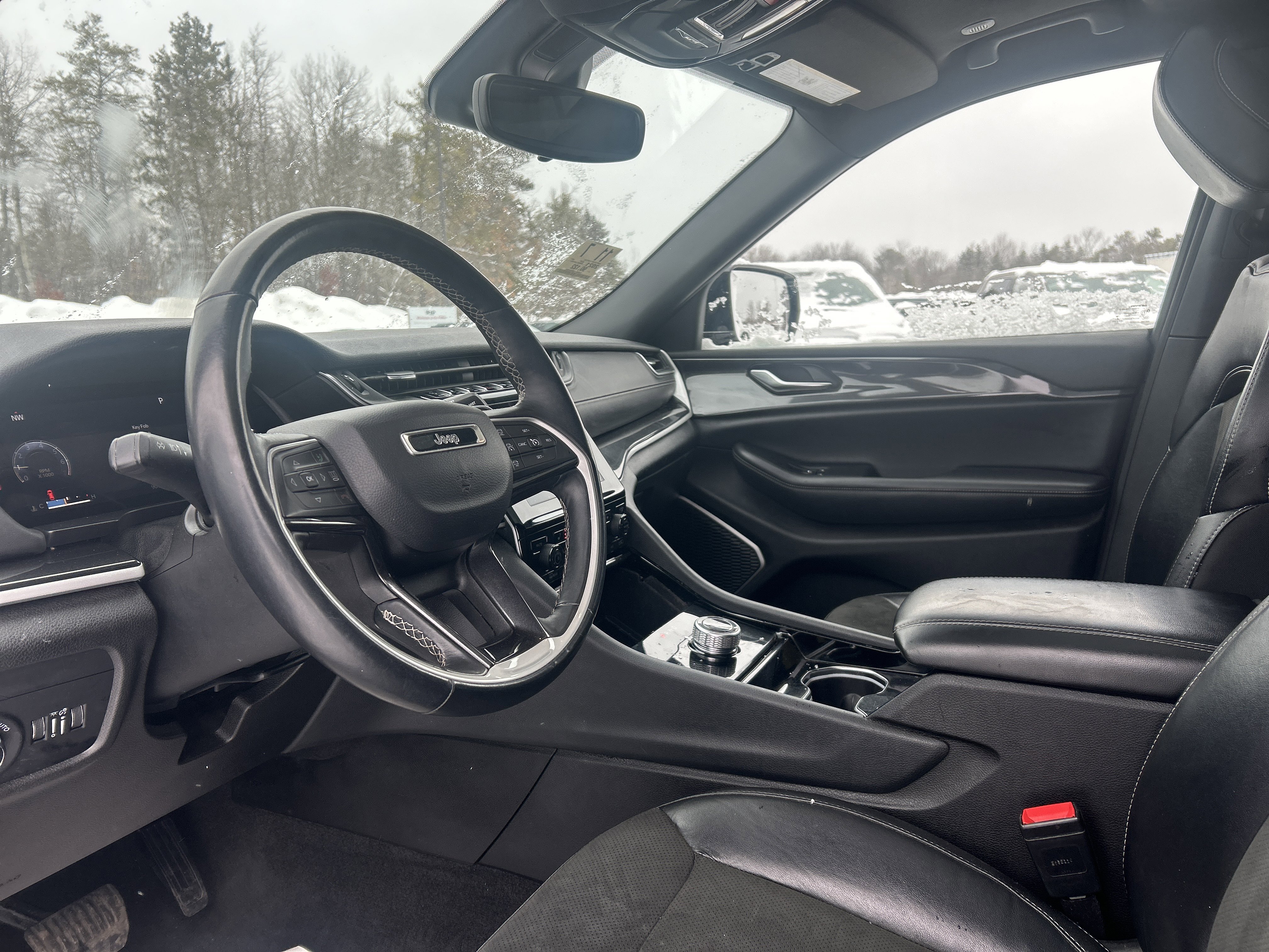 Used 2021 Jeep Grand Cherokee L Laredo image 13