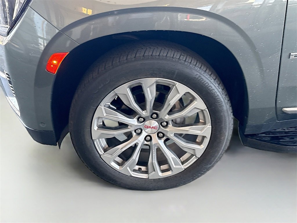 Used 2024 GMC Yukon XL Denali w/ Advanced Technology Package image 35