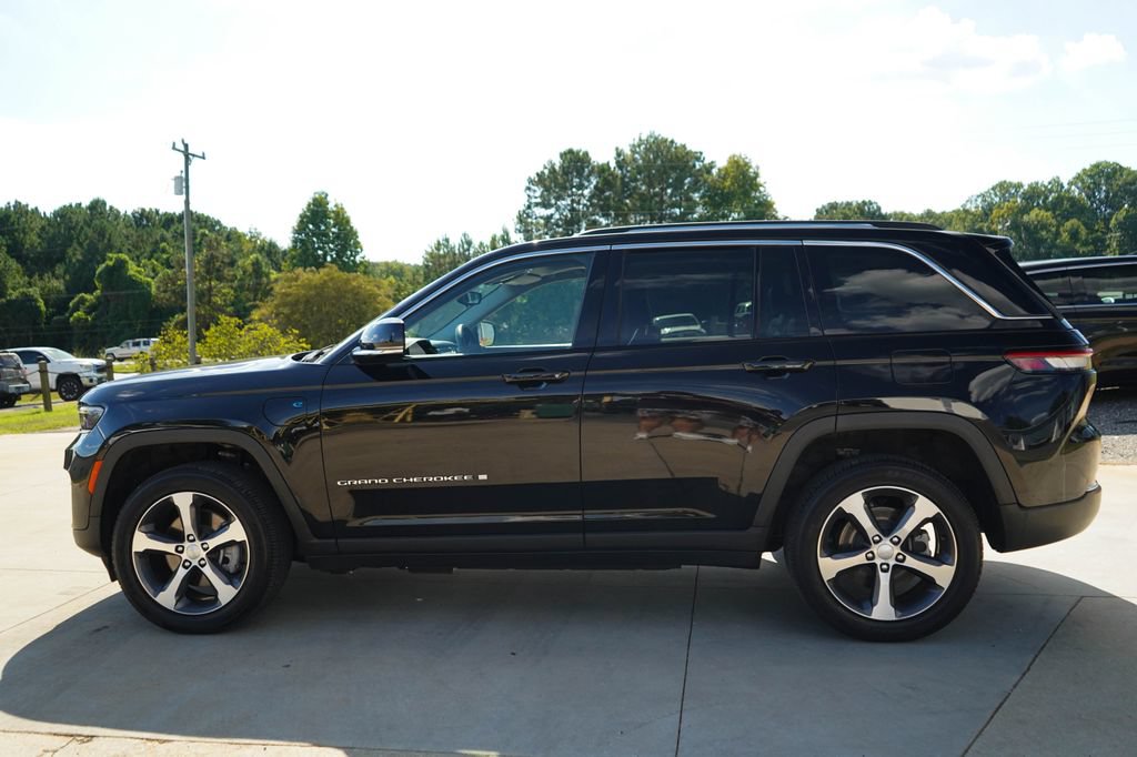 Used 2023 Jeep Grand Cherokee 4WD 4xe image 24