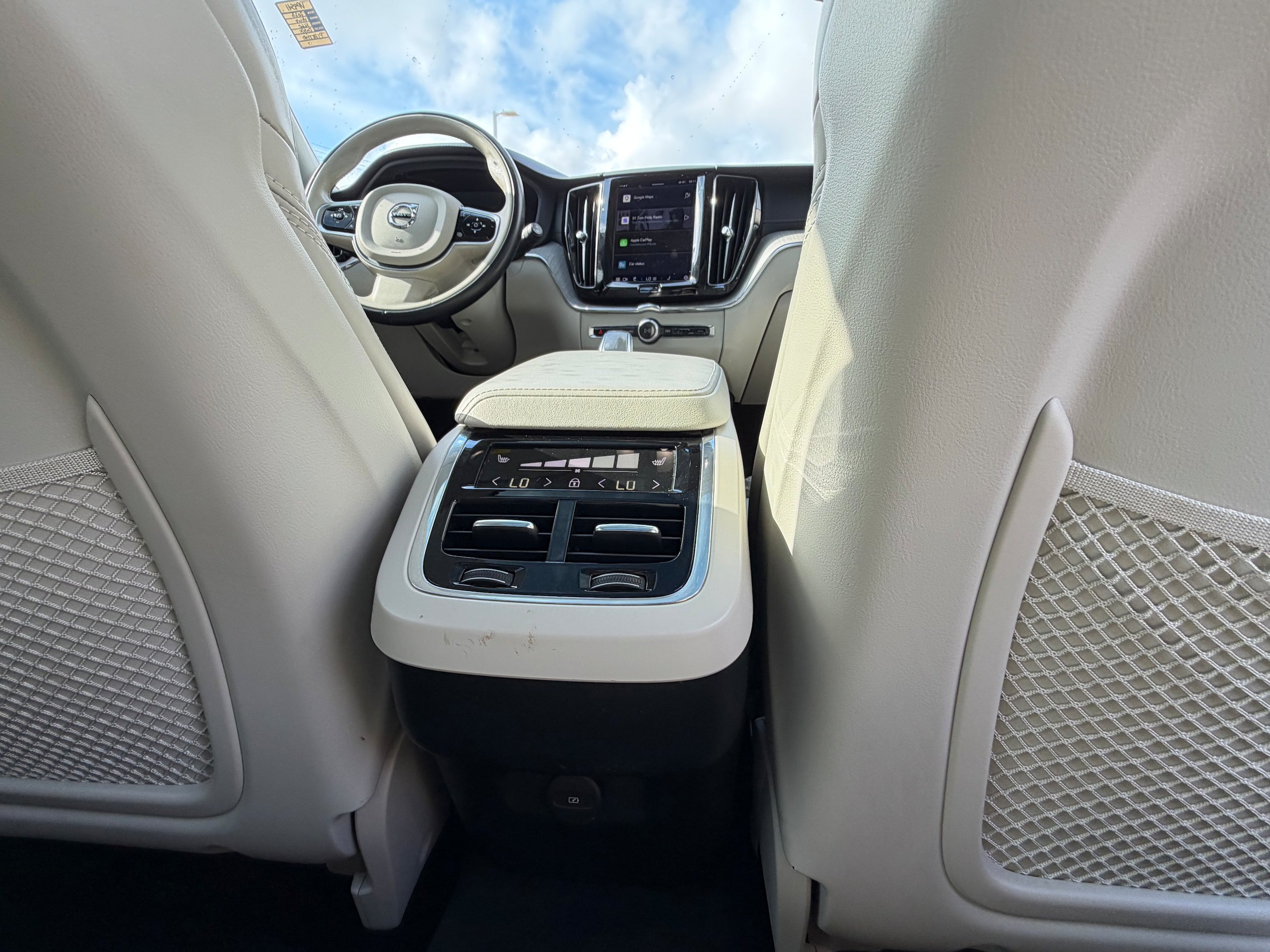 Certified 2023 Volvo XC60 B5 Ultimate w/ Climate Package AWD/4WD image 14