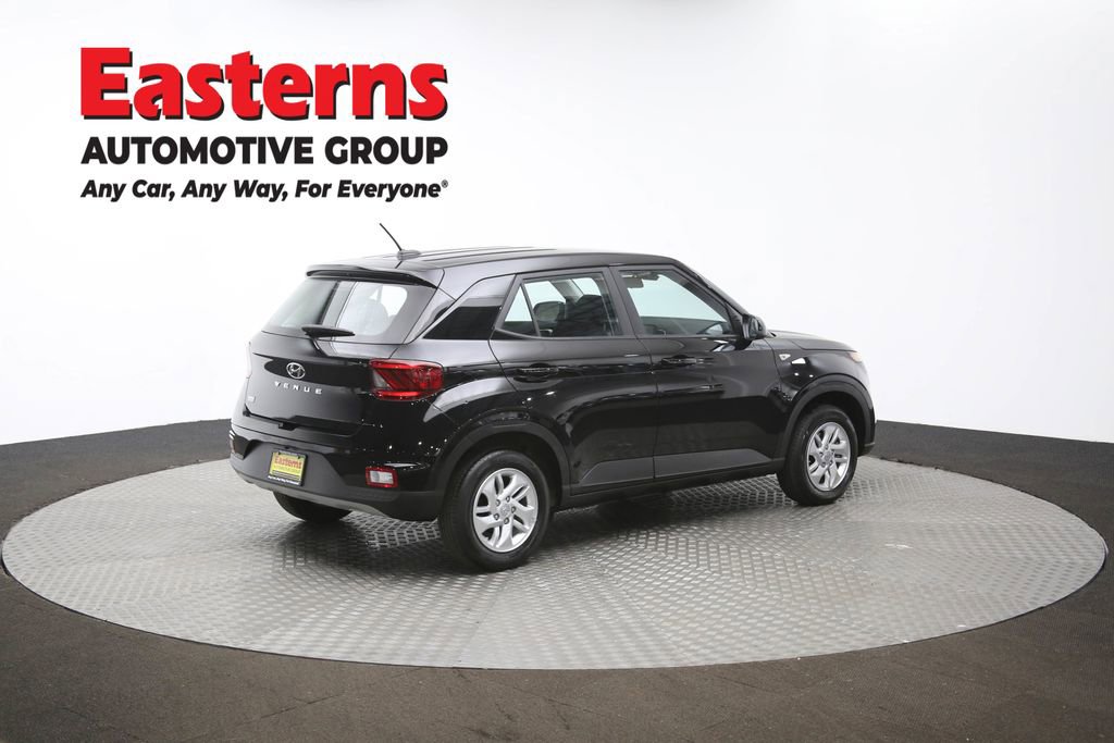 Used 2025 Hyundai Venue SE image 41