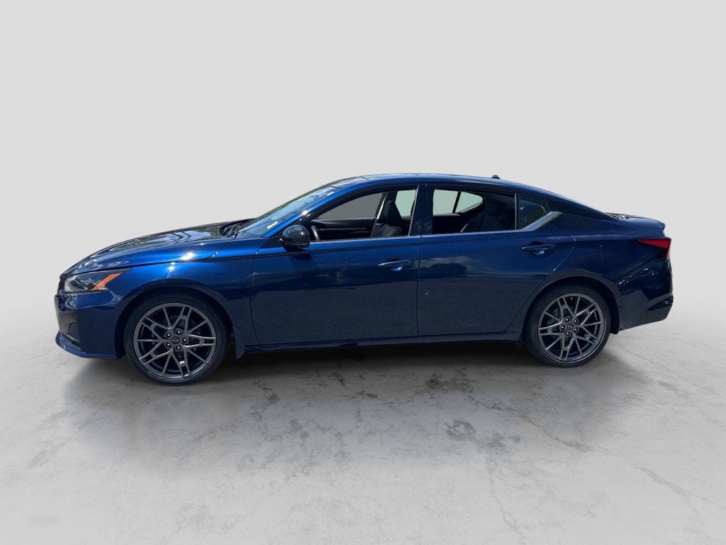 Certified 2023 Nissan Altima 2.0 SR FWD image 2
