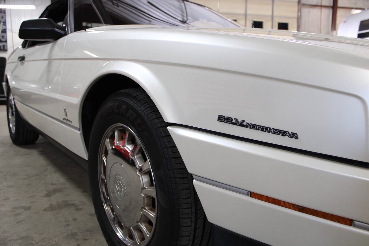 Used 1993 Cadillac Allante FWD image 17