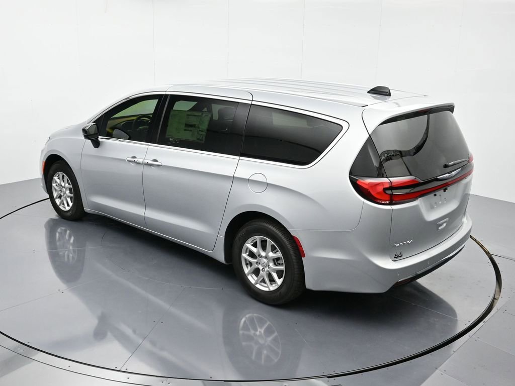 New 2026 Chrysler Pacifica Select FWD image 31