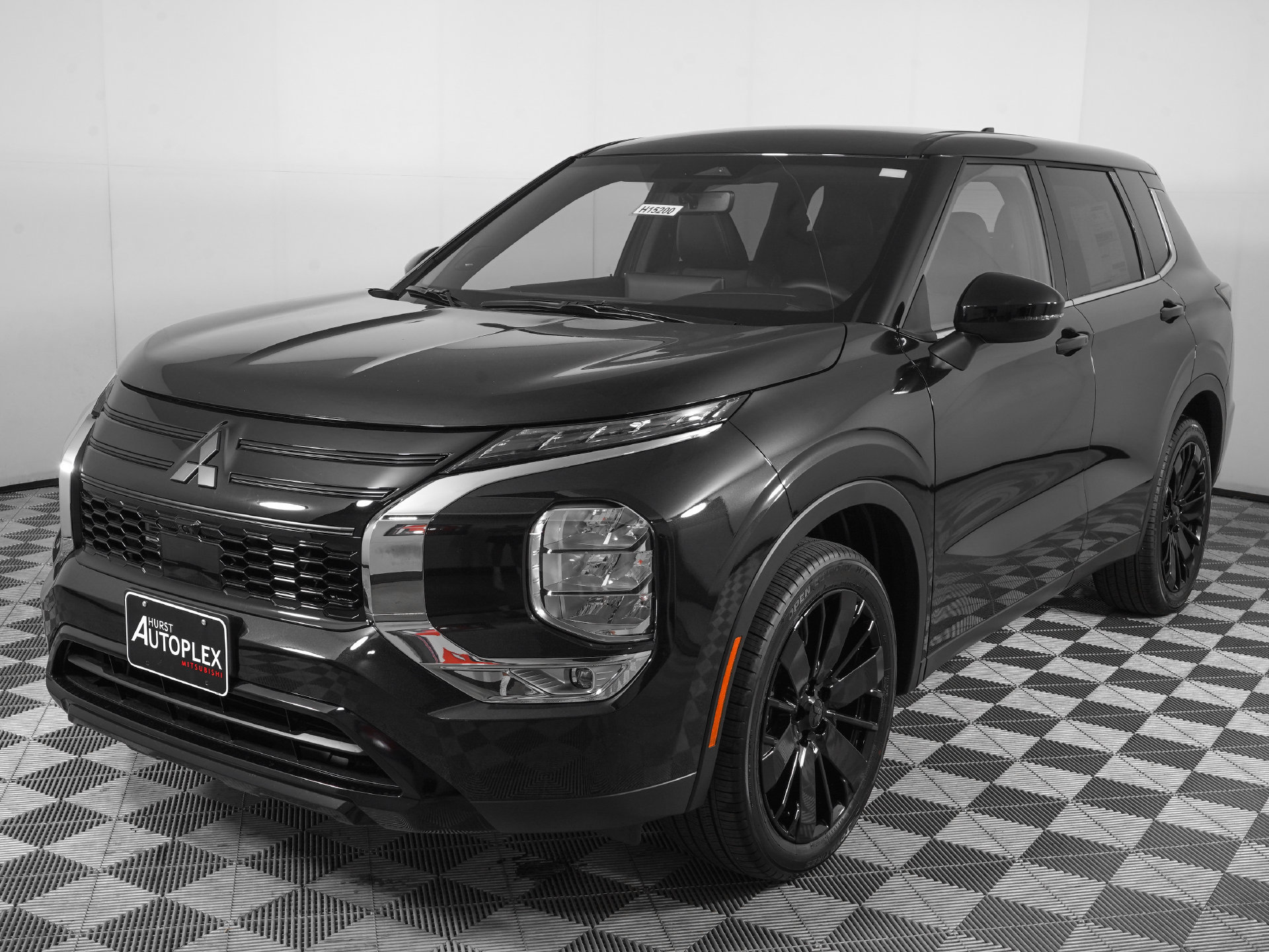 New 2026 Mitsubishi Outlander LE FWD image 9