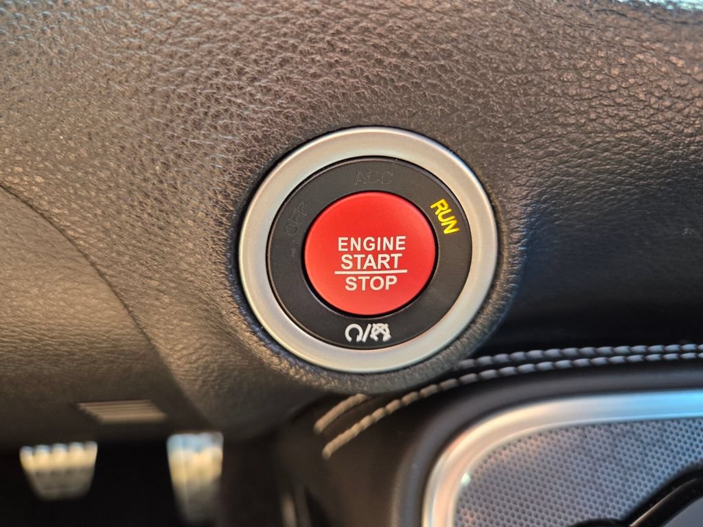 Used 2018 Dodge Challenger SRT RWD image 34