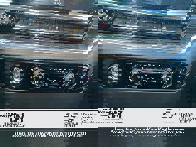 Used 2023 Chevrolet Silverado 1500 LT image 34