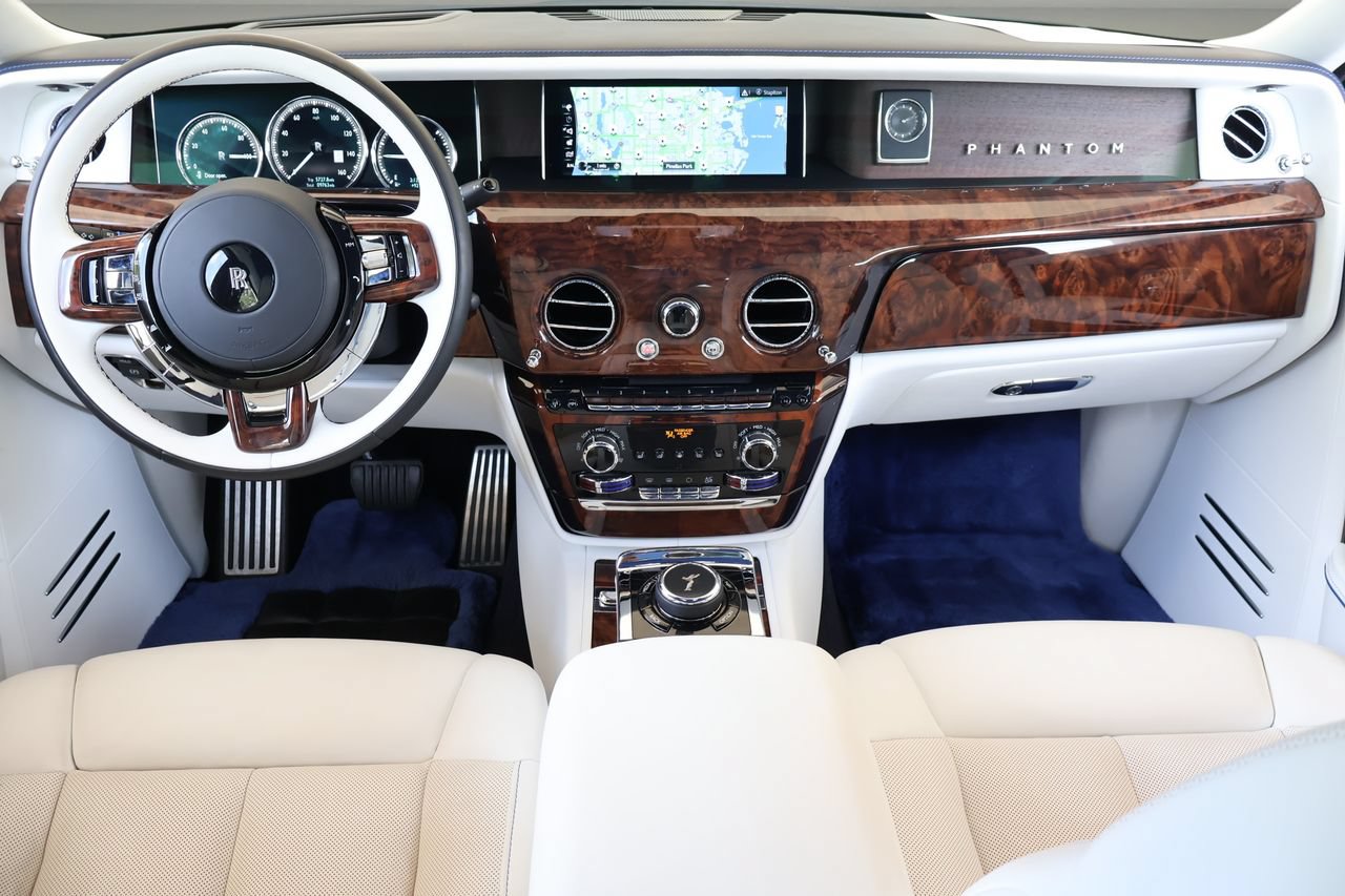 Certified 2023 Rolls-Royce Phantom Extended Wheelbase w/ Leather Finishing Pack RWD image 4