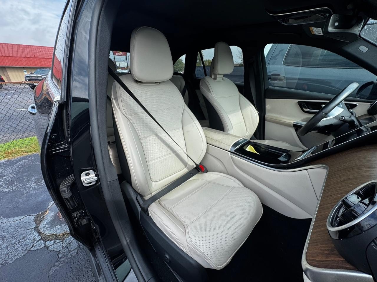 Used 2019 Mercedes-Benz GLC 300 4MATIC image 5