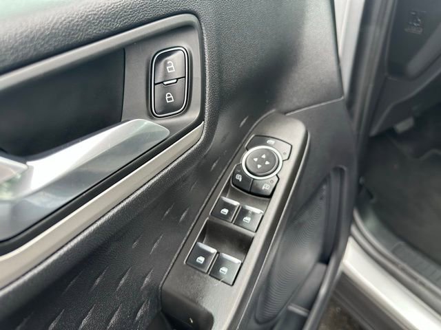 Used 2020 Ford Escape SE image 14