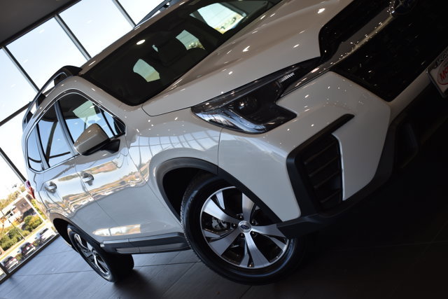 Used 2024 Subaru Ascent Premium w/ Convenience Package image 4