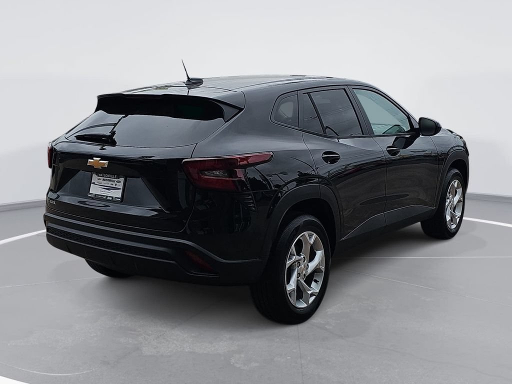 New 2026 Chevrolet Trax LS w/ LS Convenience Package FWD image 3