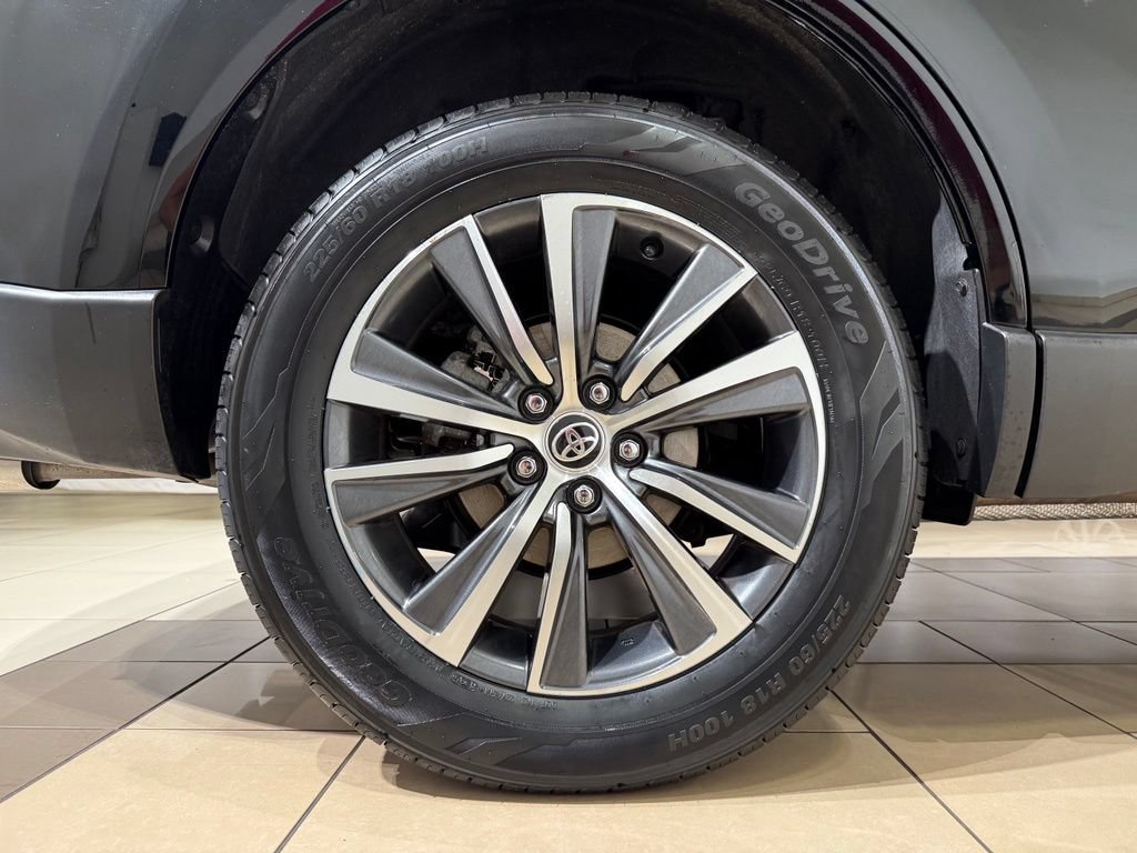Certified 2021 Toyota Venza LE AWD/4WD image 9