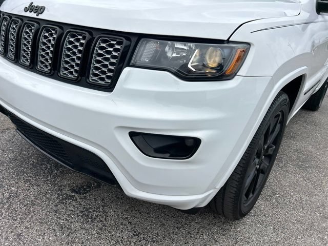 Used 2022 Jeep Grand Cherokee Laredo X RWD image 9