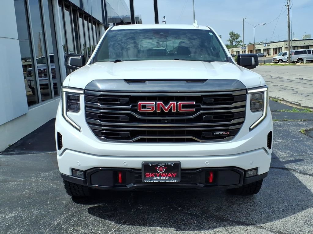 Used 2023 GMC Sierra 1500 AT4 AWD/4WD image 2