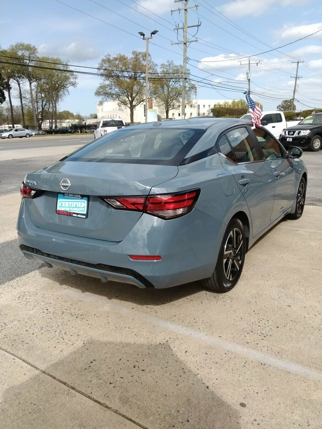 Used 2025 Nissan Sentra SV image 4