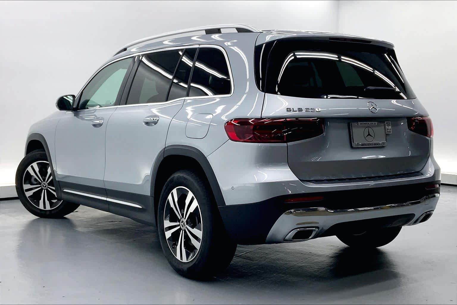 New 2026 Mercedes-Benz GLB 250 image 6