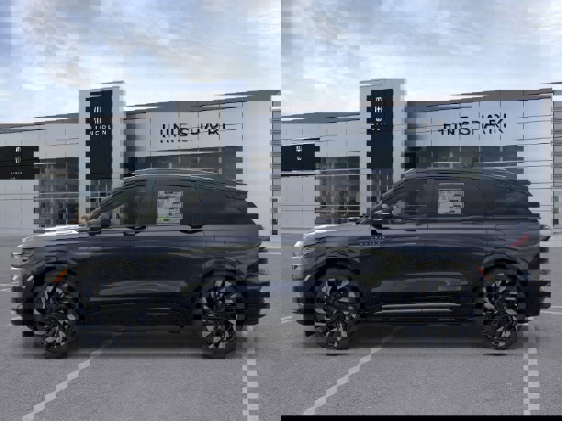 New 2026 Lincoln Nautilus Reserve image 3