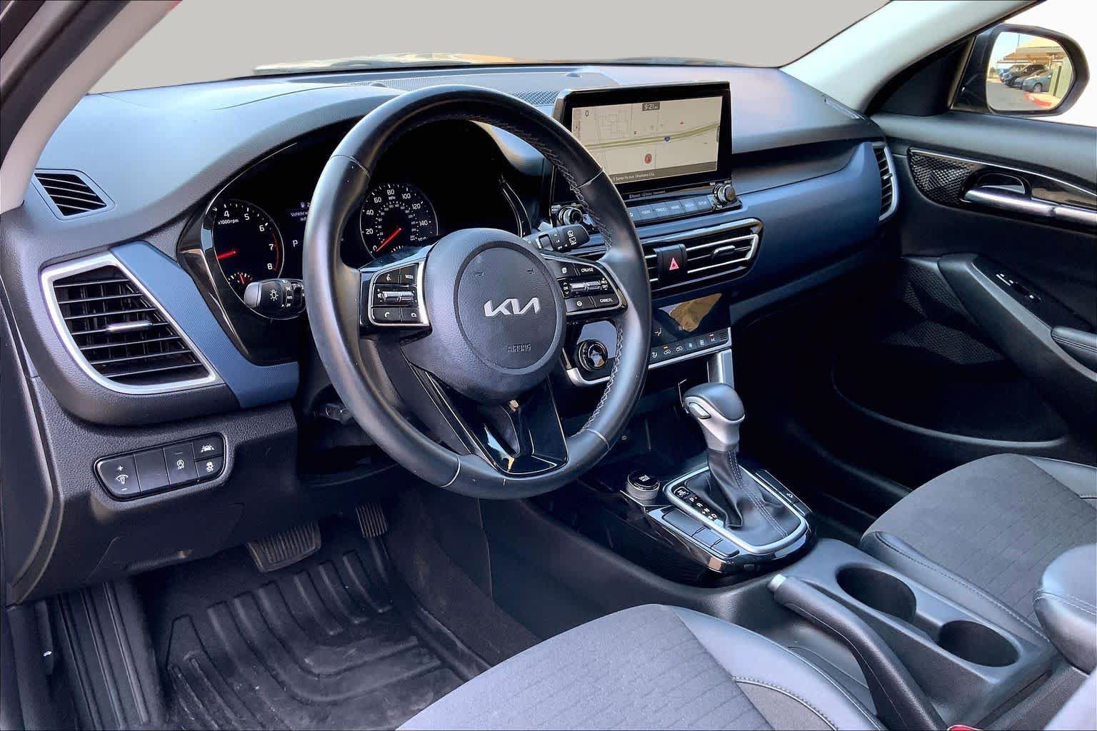 Used 2023 Kia Seltos S w/ Navigation Package FWD image 18