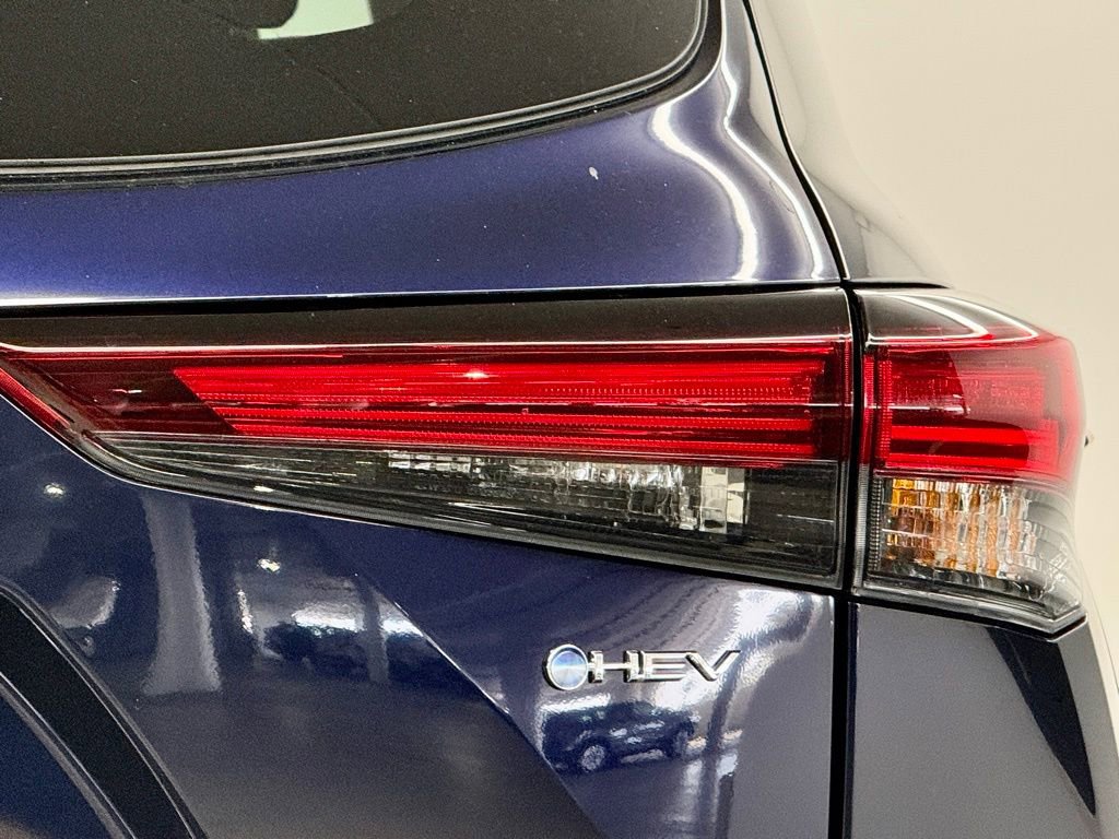 Used 2026 Toyota Highlander Platinum image 12