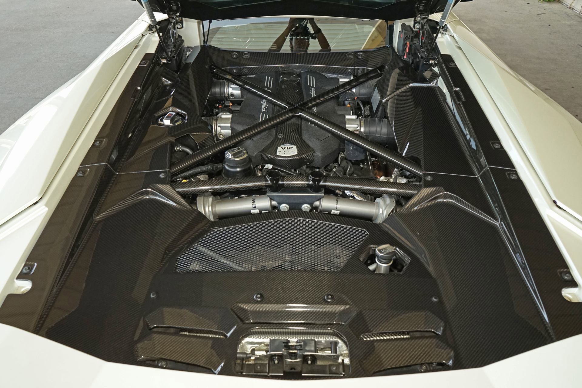 Used 2017 Lamborghini Aventador S AWD/4WD image 24