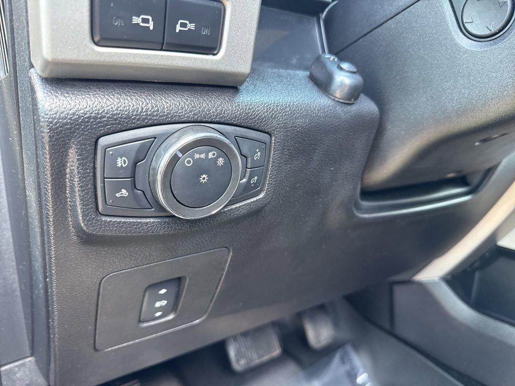 Used 2015 Ford F150 Lariat w/ Equipment Group 502A Luxury image 17