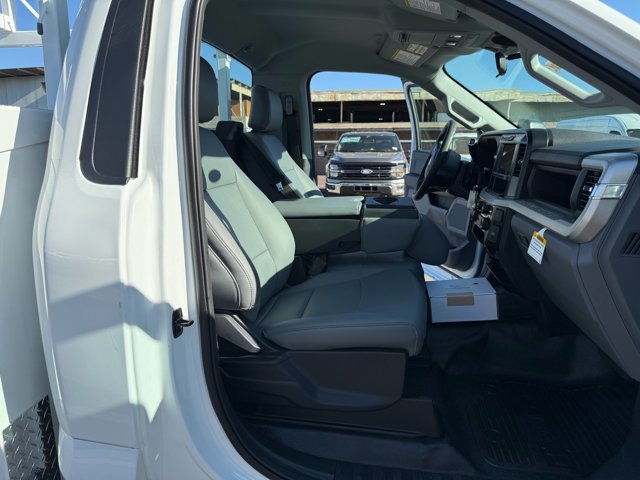 New 2026 Ford F250 XL w/ XL Chrome Package image 23