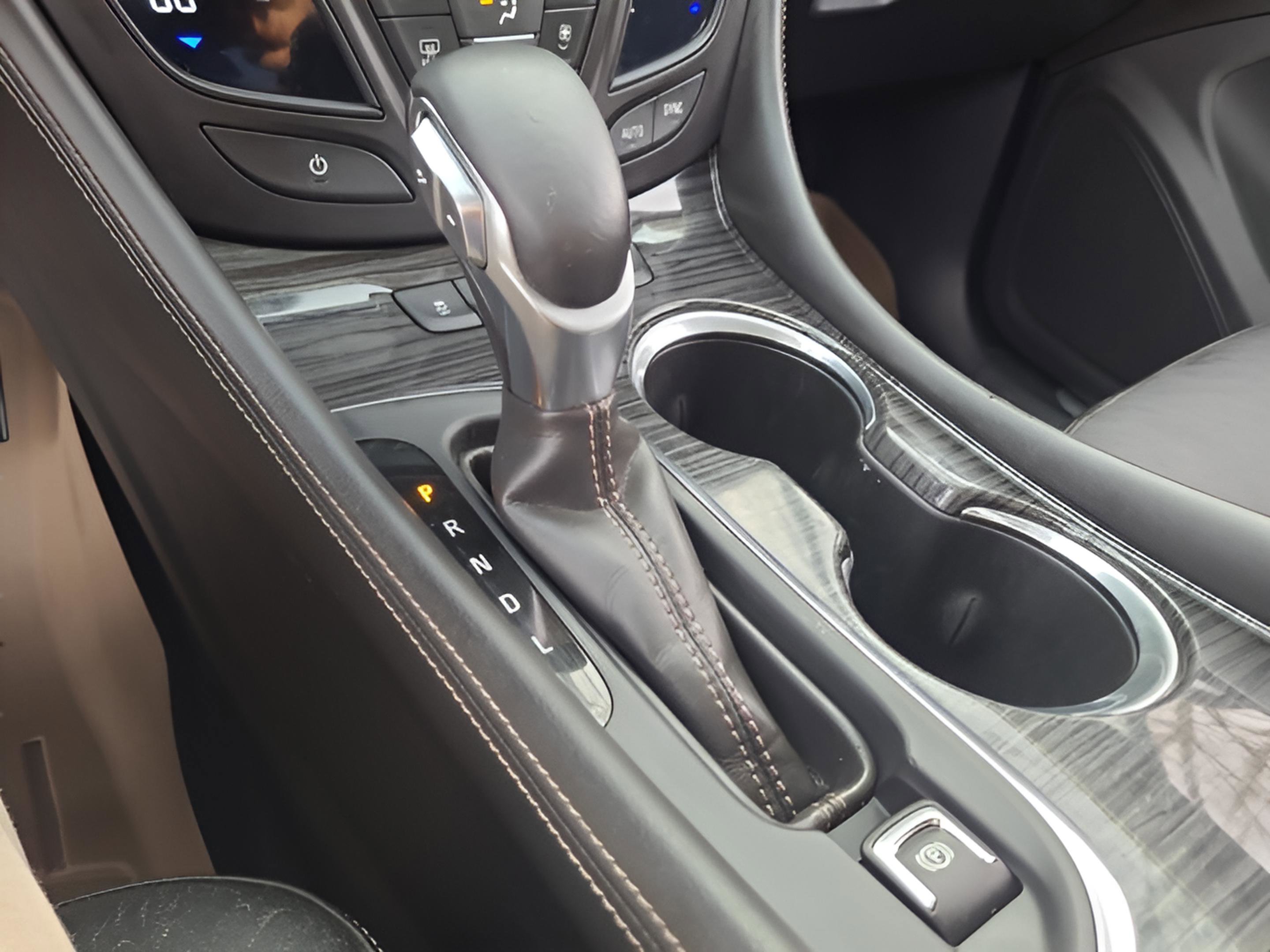 Used 2017 Buick Envision Essence image 16